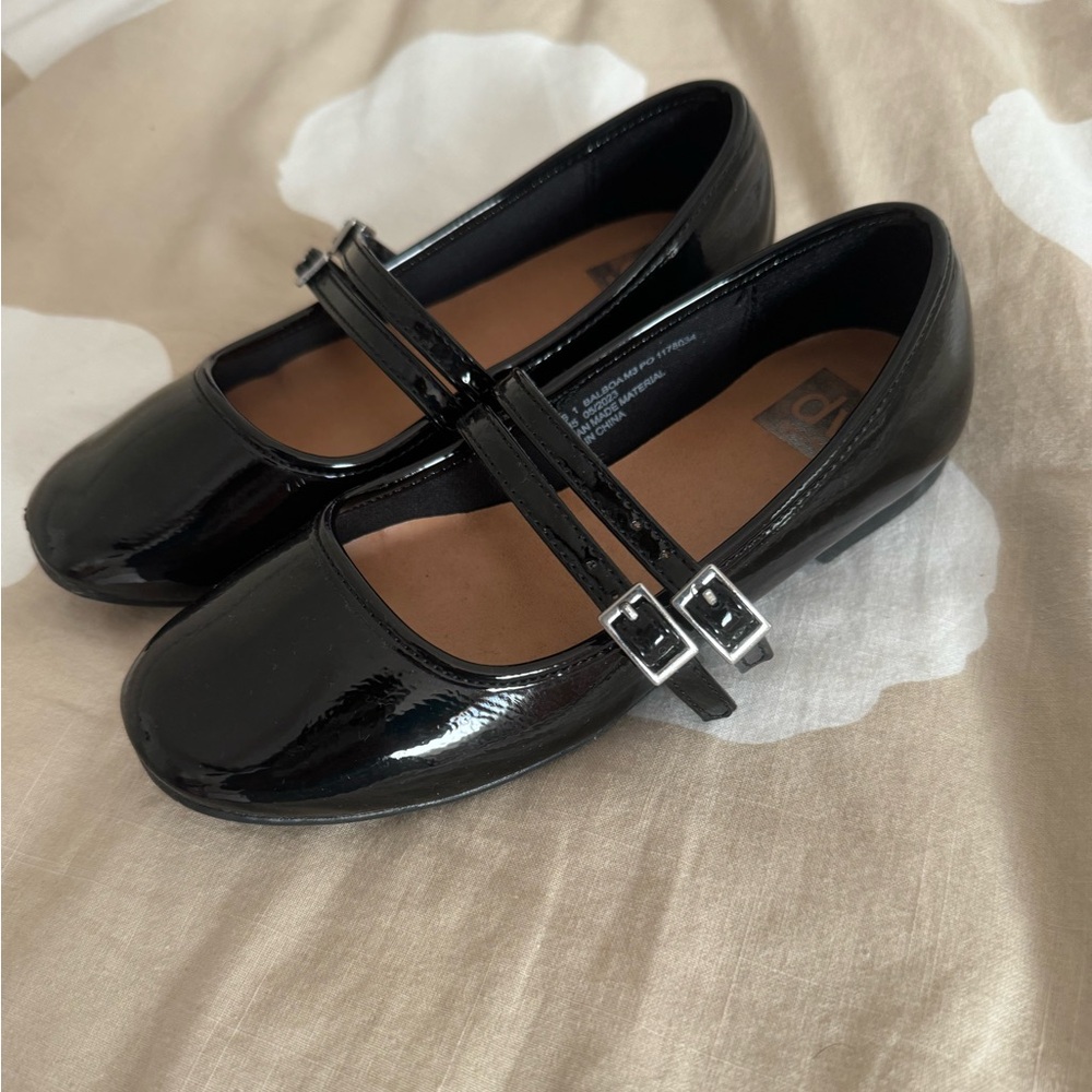 Girls Dolce Vita dress shoes